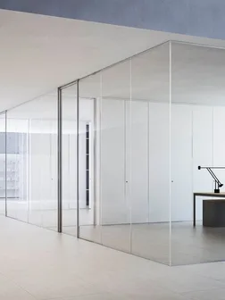 Partisi Kantor Kaca Tempered — Alumunium